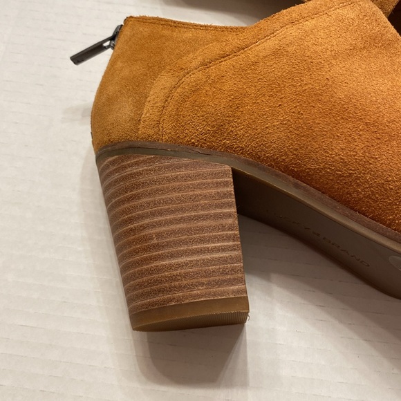 Lucky Brand Women's Tan Suede Peep Toe Booties, Size:8.5 - Picture 10 of 16